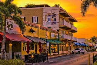 Cabin Style Pool Home w/ Guesthouse! Sleeps 10! - Stuart - 8