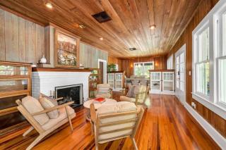 Cabin Style Pool Home w/ Guesthouse! Sleeps 10! - Stuart - 3