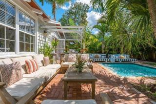 Tropical Estate w/ Guesthouse & Pool. Sleeps 8! - West Palm Beach - 8