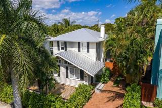 Tropical Estate w/ Guesthouse & Pool. Sleeps 8! - West Palm Beach - 9