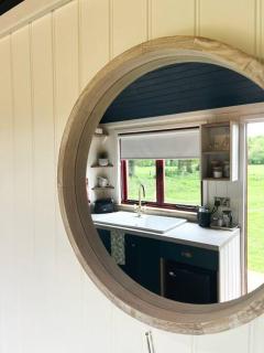 Cleo’s Hut - Cowfold - 8