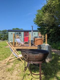 Kenny’s Hut - Cowfold - 0