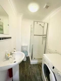 Centrally located "Spring Cottage" Perfect Ventnor Holiday Home - 6