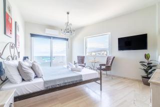 SeaSide Apartment with View in the Heart of City - Hersonissos - 2