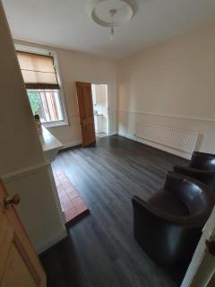 2 bedroom house - Hopefield Road - 8
