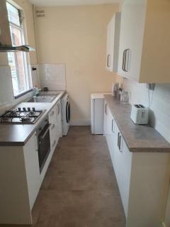 2 bedroom house - Hopefield Road - 4