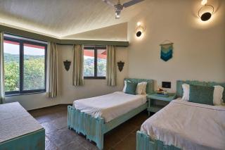 StayVista's Amoda Villa - Near Venna Lake, Amidst Farmland with Jacuzzi and Indoor Activities - 3