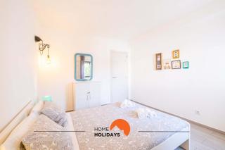 #112 Oura Apartment Pool & Nightlife - 4