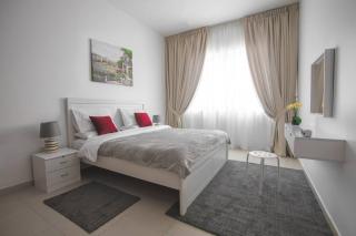 PRIME LOCATION 3 Bedroom Beach Front (Side View) - Abu Dhabi - 9