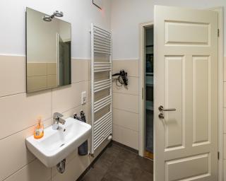 Modern 6 bathroom villa in the city - 4