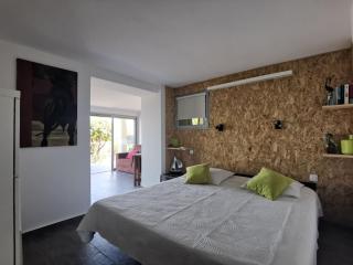 Rez de villa vue mer et sa piscine privative à débordement - Saint-Peïre-sur-Mer - 1