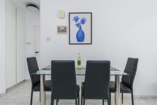 White 1-Bedroom Apartment By Mackenzie Beach - Larnaca - 6