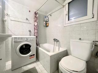Cozy & Elegant Flat w/ Balcony, 10 mins from Acropolis - Athens - 4