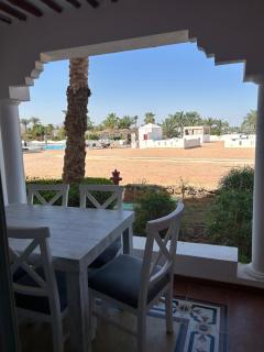 ESTER’S HOUSE’S 6 - 8