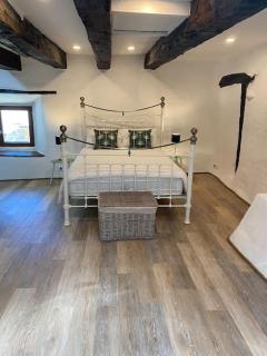 Spacious 1 bed home with shared pool - Champagnac-la-Rivière - 0