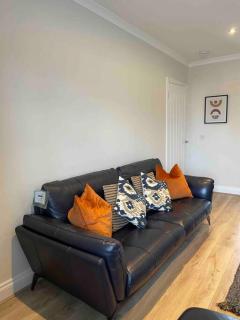 Lovely 2 bed apartment with hot tub log burner and off street parking - 6