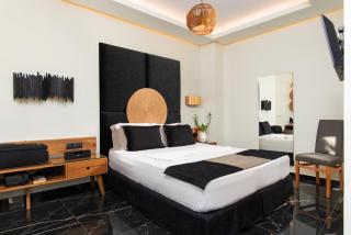 Angelica's Deluxe Rooms in Adamas - Adamas - 2