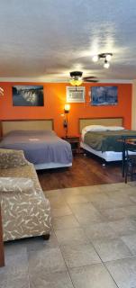 Sunparlor Motel - Leamington - 3