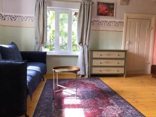 Tranquil country cottage with outdoor fireplace - 4