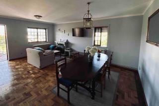 Duplex em casa inteiro. 4 quartos. Bem localizada. - 5