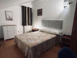 Duplex em casa inteiro. 4 quartos. Bem localizada. - Bragança - 4