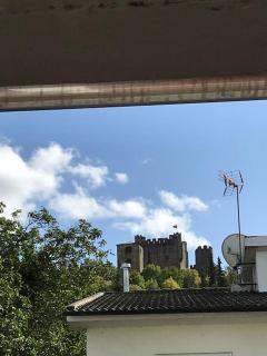 Duplex em casa inteiro. 4 quartos. Bem localizada. - 2