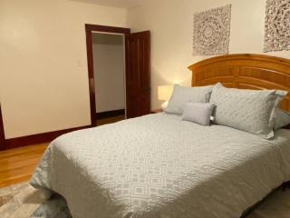 Serene Home One Block From Lake Michigan - Sheboygan - 1