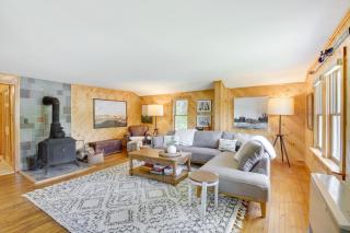 Gorgeous Sunday River Cabin with Saltwater Hot Tub! - Newry - 0