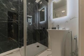 Aldrovandi Luxury Suites and Apartment - Bologna - 1