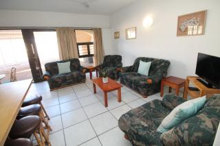 Uvongo Cabanas 3B - Margate - 8