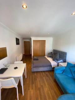 Lovely studio apartment in Norwich city centre - 1