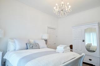 Super Stylish Flat Very Close to Freeman Hospital! - 9