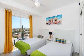 RentAndHomes Calahonda Sea View and Golf - 4