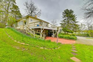 Charming Canandaigua Lake House with Deck and Views! - Rushville - 8