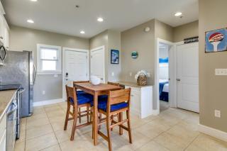 Bayfront Pensacola Beach Condo with Pool and Elevator - Pensacola Beach - 3