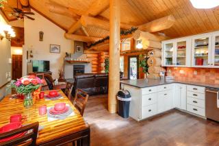 Riverside Log Cabin On-Site Aurora Viewing! - North Pole - 3