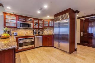 Waipouli Beach Resort Exquisite Ocean View Condo in Oceanfront H Building! - Kapaa - 4