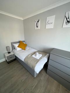 3 bed luxury open plan living - 4