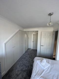 3 bed luxury open plan living - 6