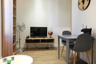 Le Petit Moselle - Metro Mermoz-Parc Parilly - 7