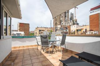 31mai1043 - Sunny home terrace Sagrada Familia - 3