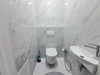 Modern Apartment 50 m - Terrace & Balcony - Fast WiFi - Self Check-in - 3