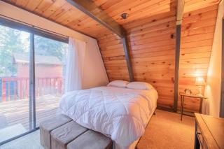 A-Frame Delight - A cute little cabin and stones throw away from Big Bear Snow Play - Big Bear City - 1