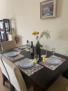 Andromaxi 2BR Apt near SNFCC, AC, WiFi - 5