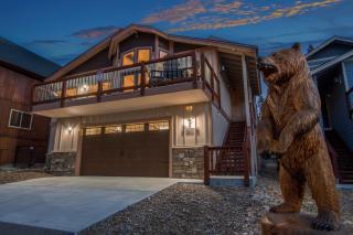 Boulder Bay Chalet Lakefront - Elegantly decorated with Hot Tub and Game Room! - 9