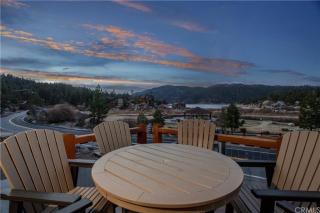 Boulder Bay Chalet Lakefront - Elegantly decorated with Hot Tub and Game Room! - Big Bear Lake - 8