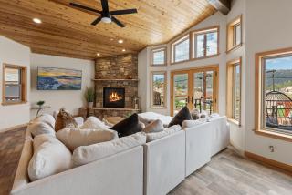 Boulder Bay Chalet Lakefront - Elegantly decorated with Hot Tub and Game Room! - 6