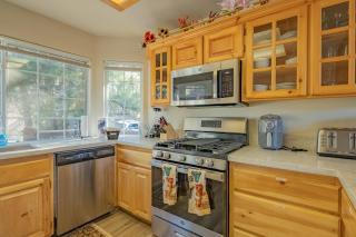 View Point- Mountain retreat equipped with a pool table, patio with a grill and beautiful view - 1
