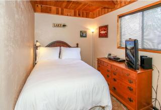Twin Bear - Cozy and convenient, relaxing cabin with a nice fenced yard and a BBQ - 2