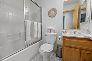 Treetop Bearadise - Best mountain living in a nicely furnished and decorated home - Big Bear Lake - 8